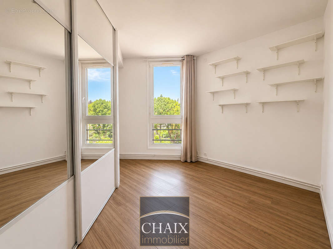 Aubagne   Résidence Les Arpèges : un superbe appartement T4 entièrement rénové, lumineux et prêt à vivre ! - photo 9