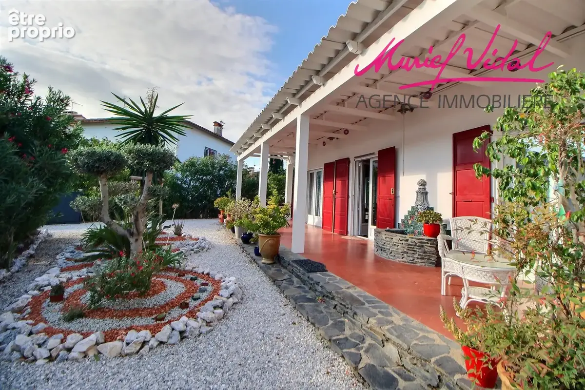 Photo Maison à Saint-Cyprien au prix de 669 000€