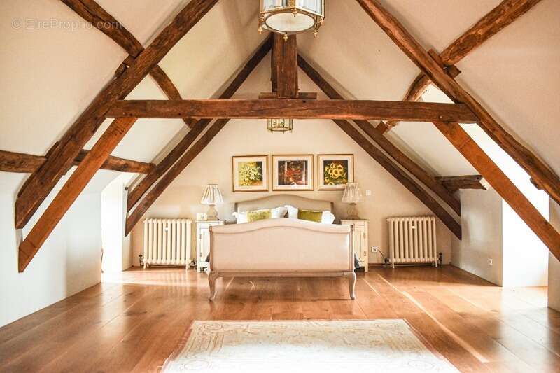 Maison à LA CELLE-DUNOISE