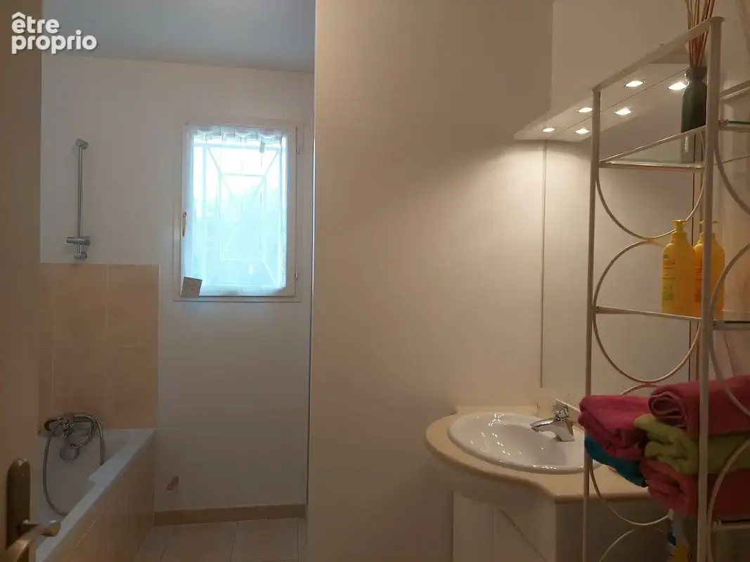 Coup de coeur pour cette magnifique maison avec piscine et vues dégagée sur terrain de 8249m2 - photo 15