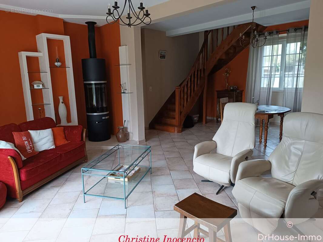 Maison à BARBEZIEUX-SAINT-HILAIRE