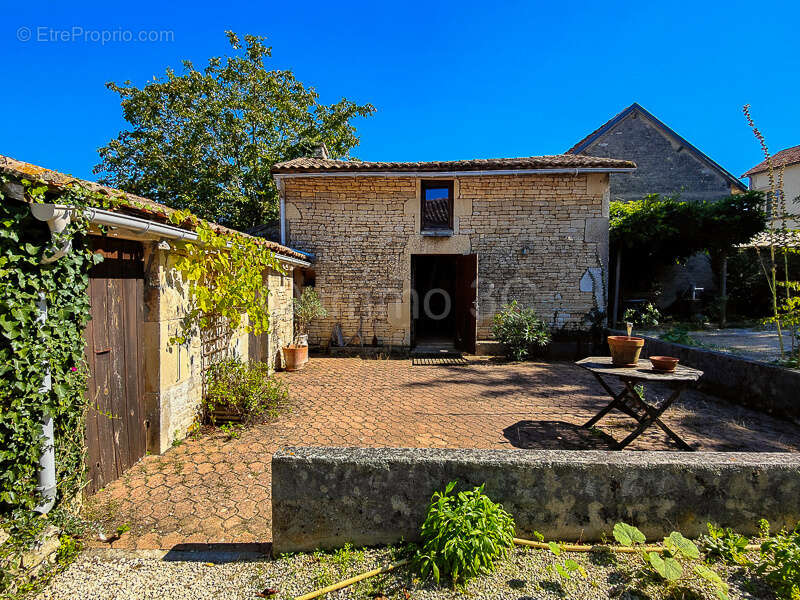 Maison à SAUZE-VAUSSAIS