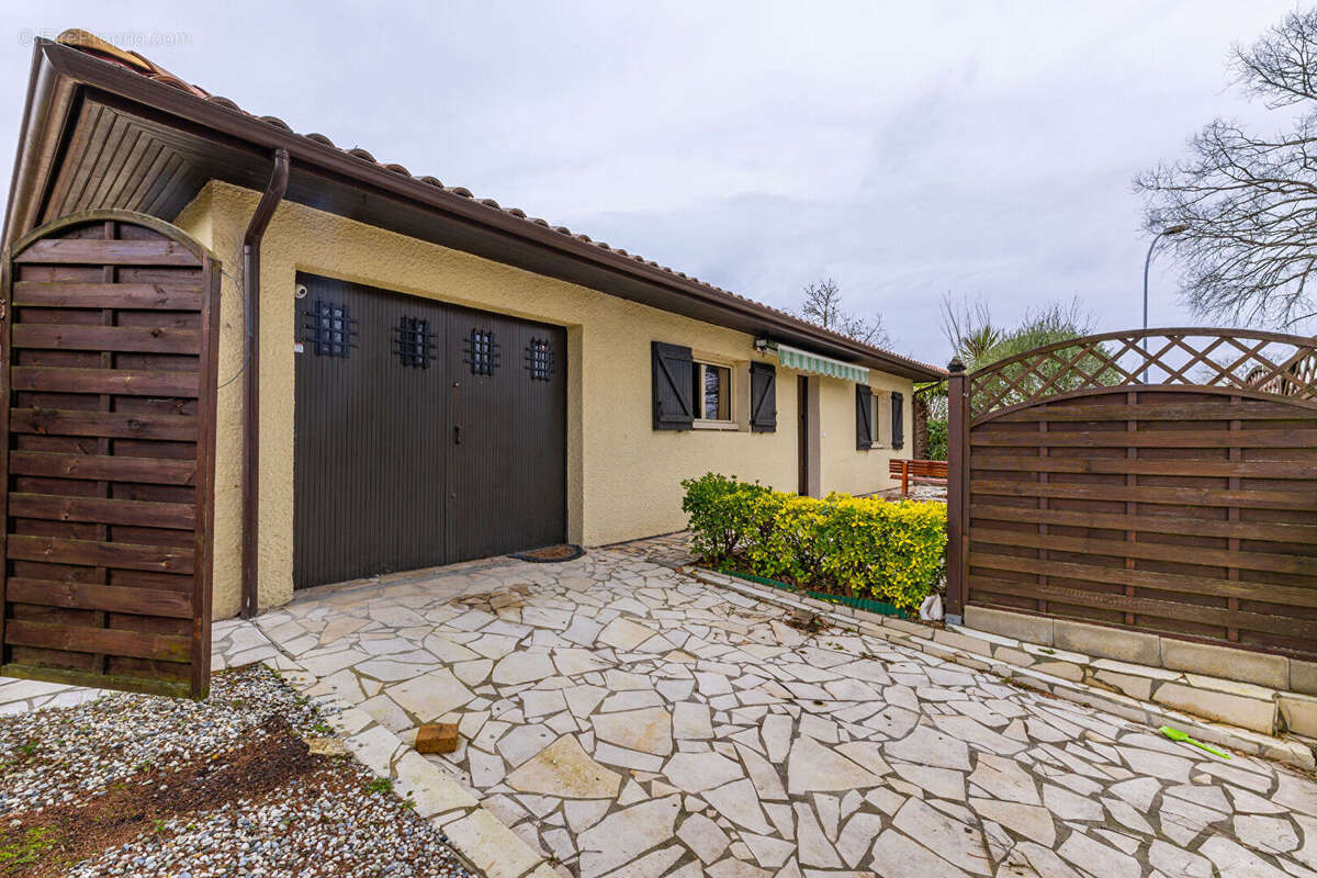 Maison à LEOGNAN