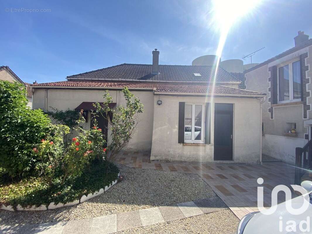 Maison 135 m² à Esclavolles-Lurey  - photo 9
