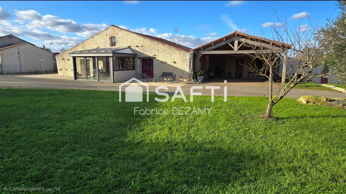 Photo 1 - Maison à SAINTE-GEMME-LA-PLAINE