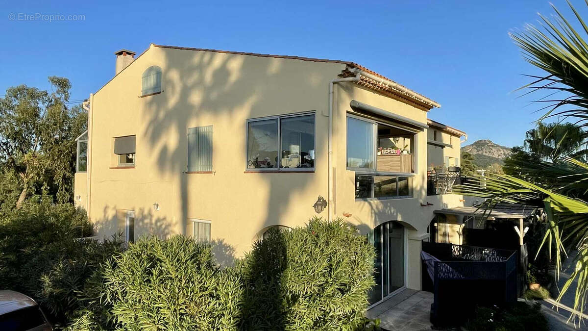 Appartement à LA CRAU