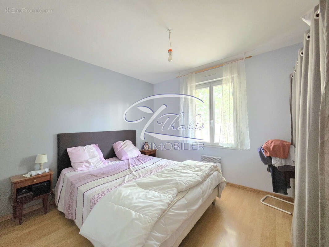 Maison 80 m² à La Lande-De-Fronsac  - photo 6