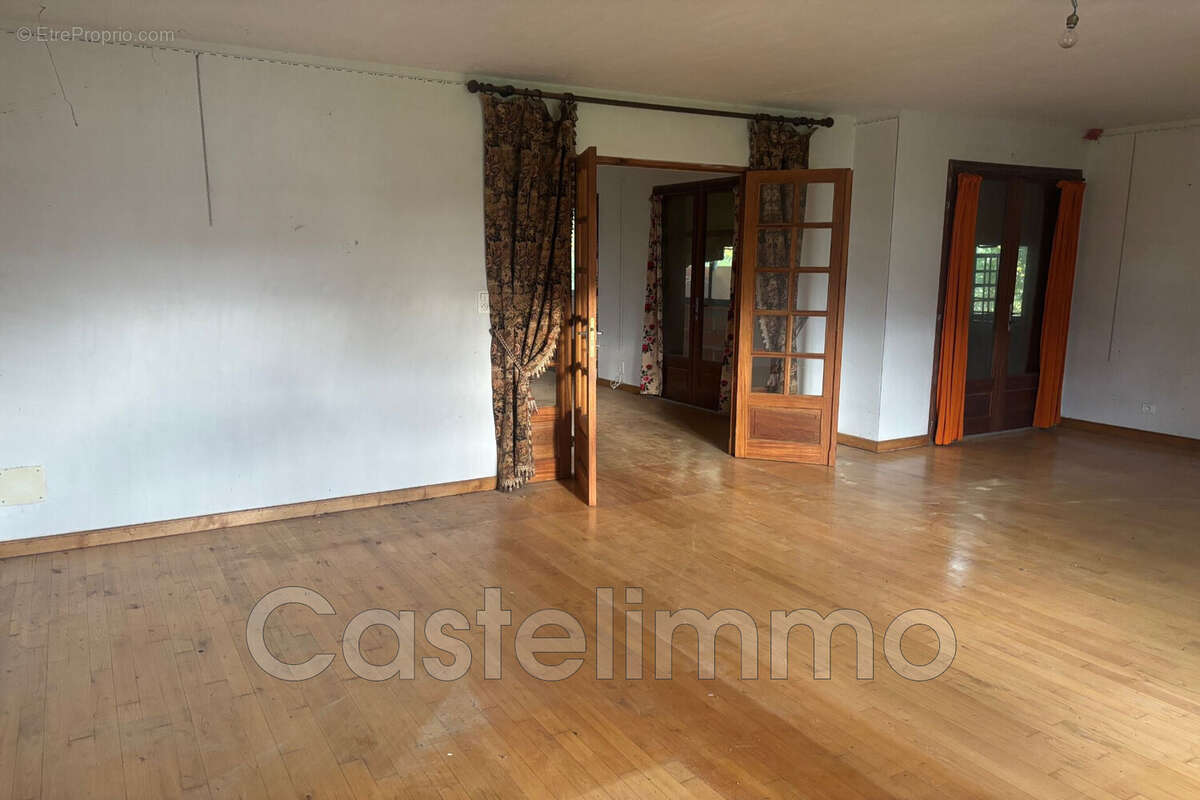 Maison à SAINT-NICOLAS-DE-LA-GRAVE