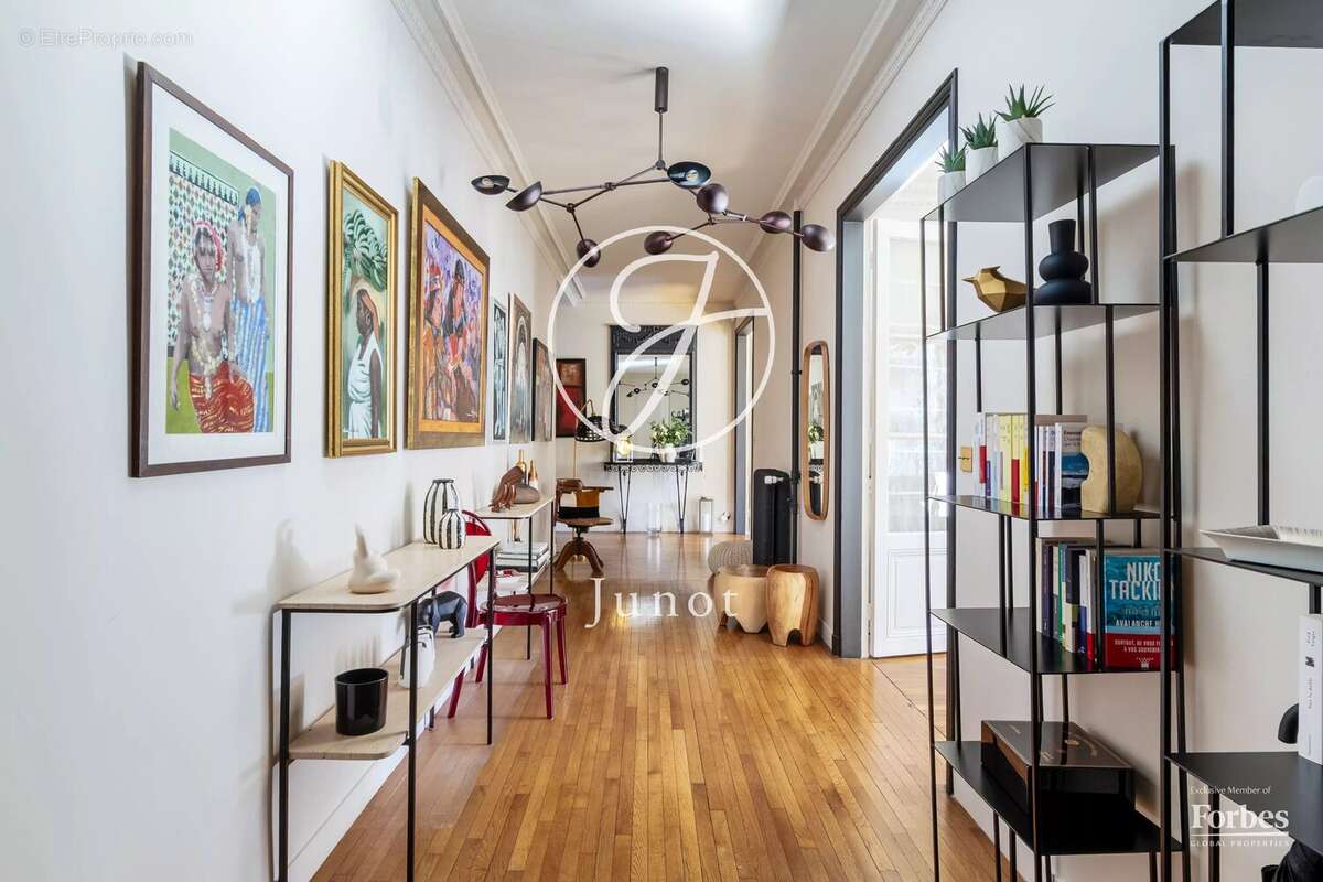 Appartement à PARIS-7E