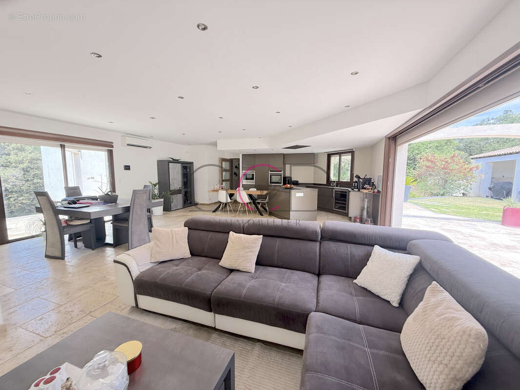 Maison contemporaine dans un écrin de verdure   Un véritable havre de paix - photo 5