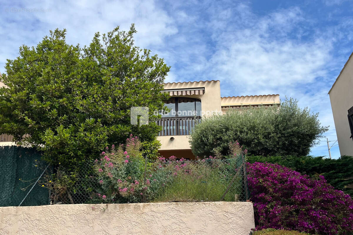 Appartement à SAINT-CYR-SUR-MER