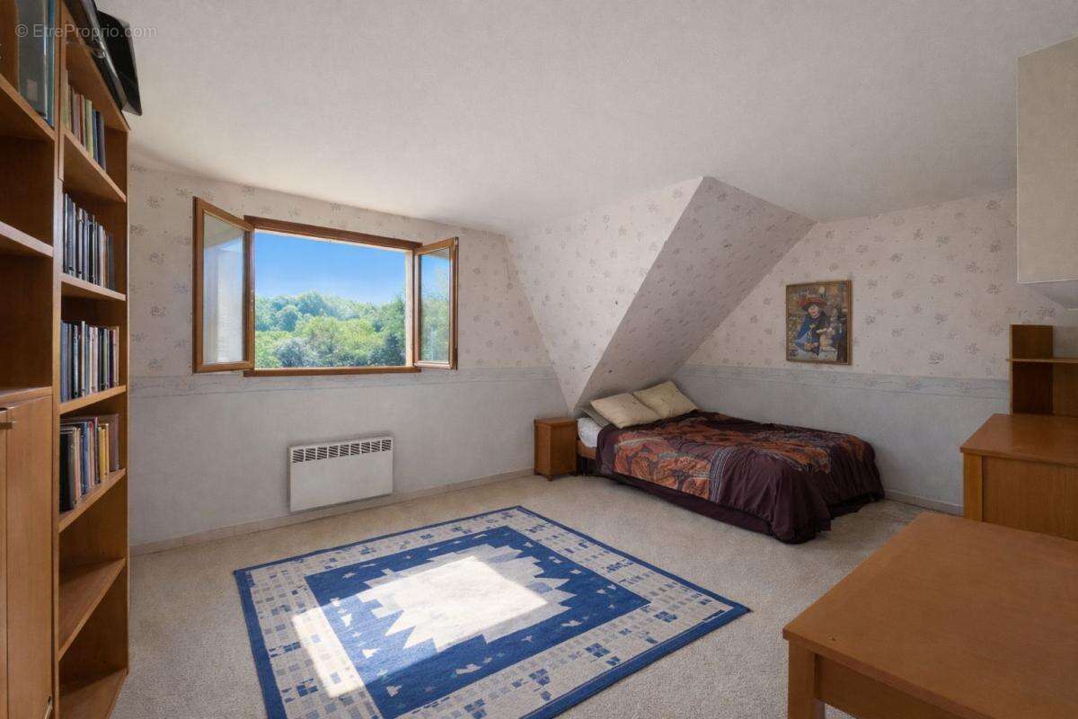 Maison à BEYNES