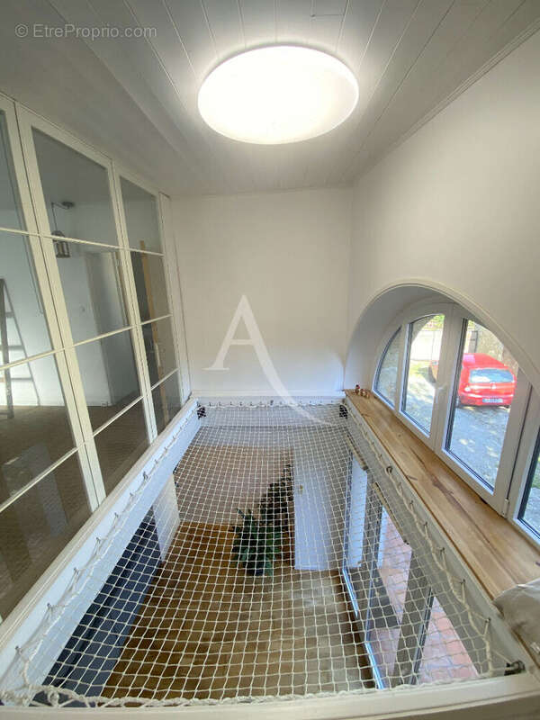 Maison à VILLENEUVE-LA-COMPTAL