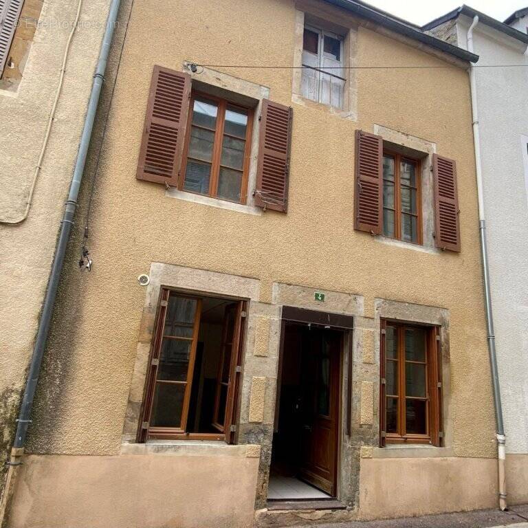 Maison à SAINT-SAULGE