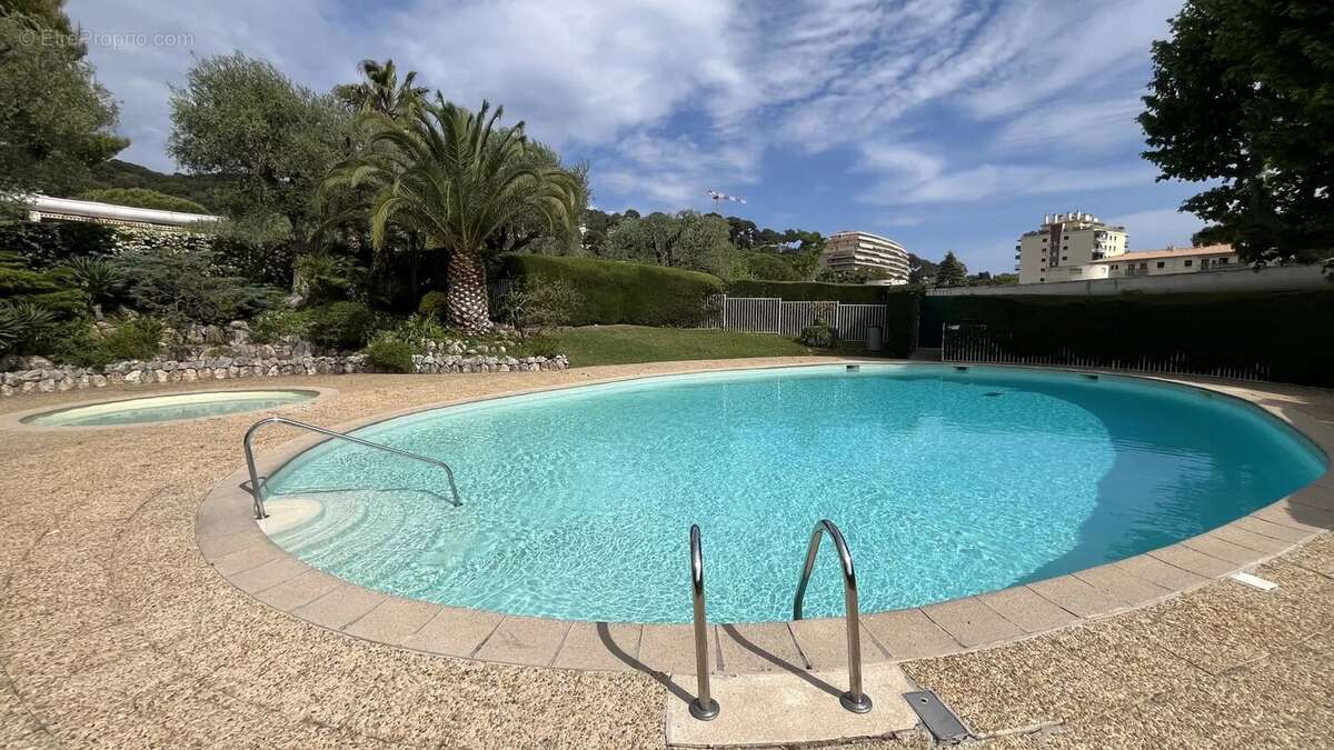 Appartement à LE CANNET
