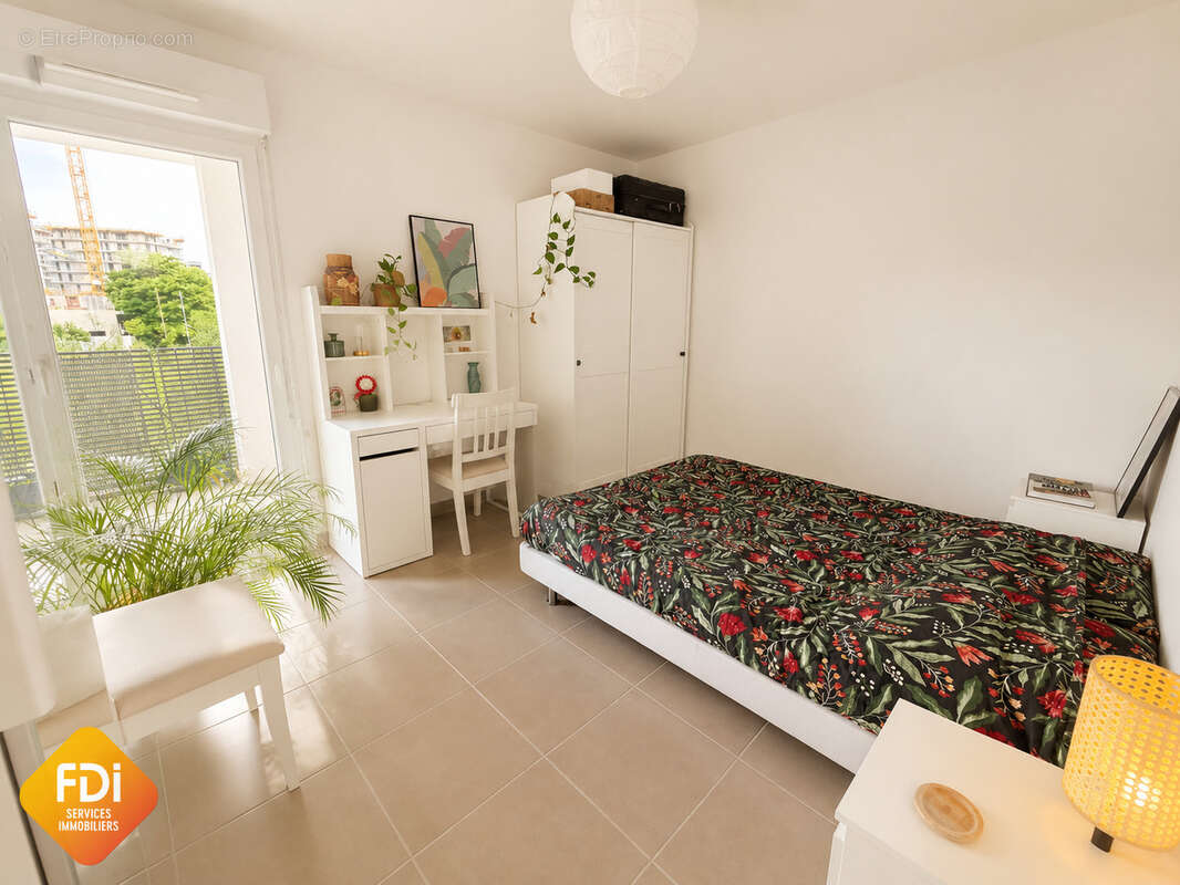 Port Marianne - T2 + parking - 44m2 - photo 3