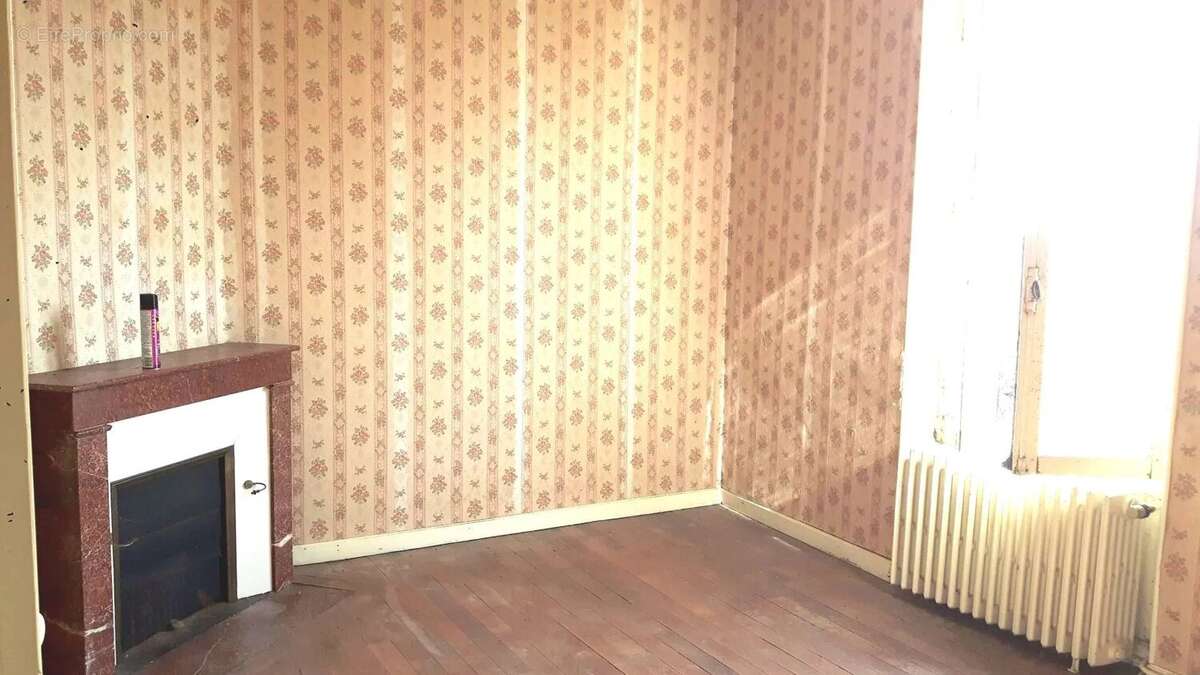 Maison à BUSSIERE-POITEVINE