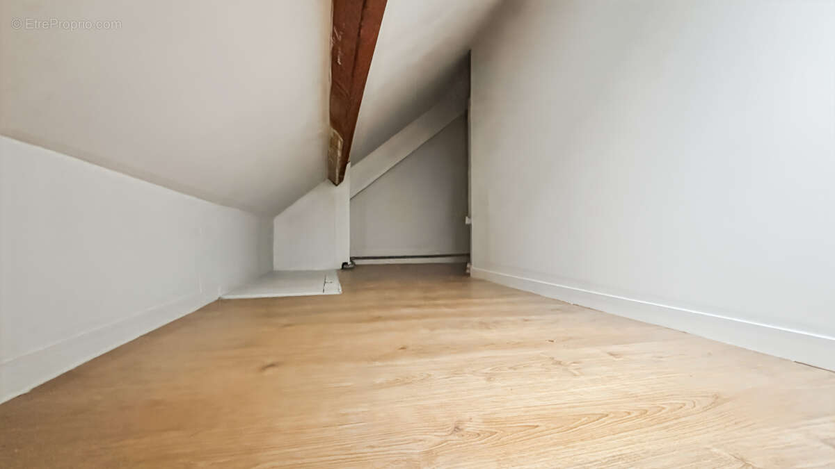 Appartement à NEAUPHLE-LE-CHATEAU