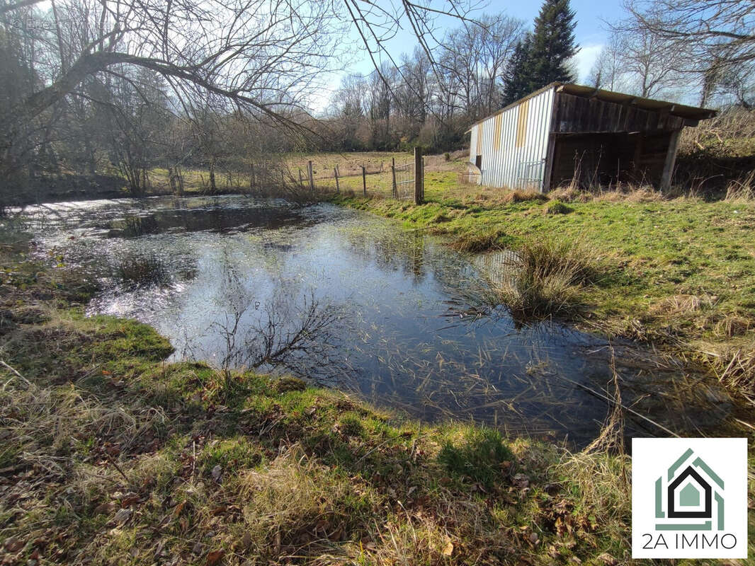 Maison à CHAPDES-BEAUFORT