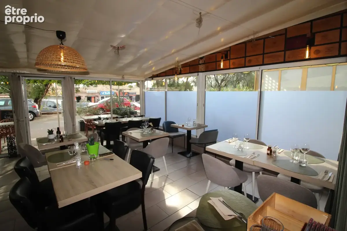 Le restaurant de Saint Aygulf ..... un materiel en super état, une belle terrasse - photo 3
