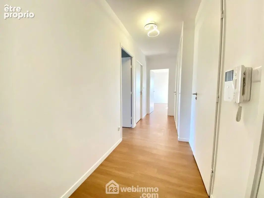 Entrons dans l'appartement - Appartement à RIS-ORANGIS
