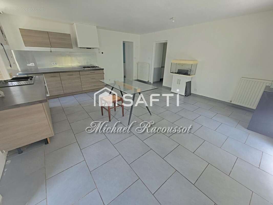 Photo 2 - Maison à ECUISSES