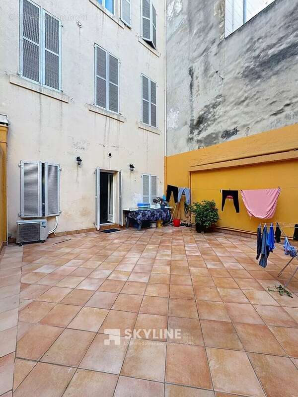 Appartement à MARSEILLE-1E