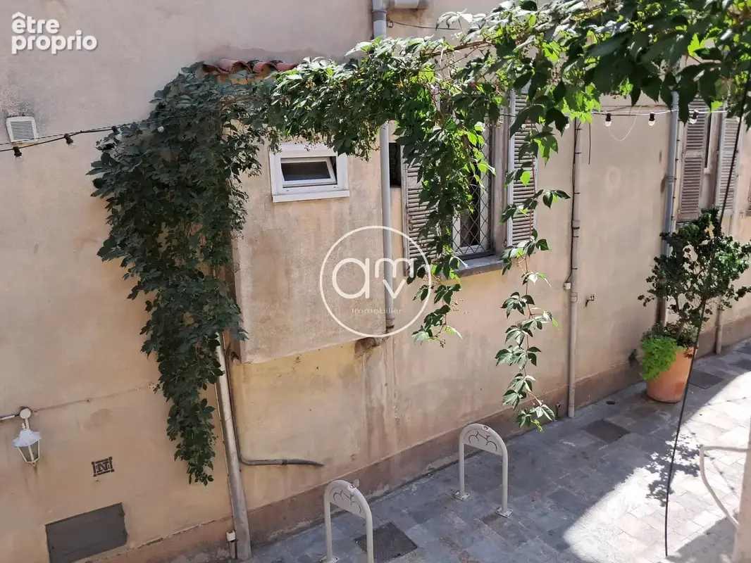 Hyères STUDIO pour investissement ou premier achat - photo 5