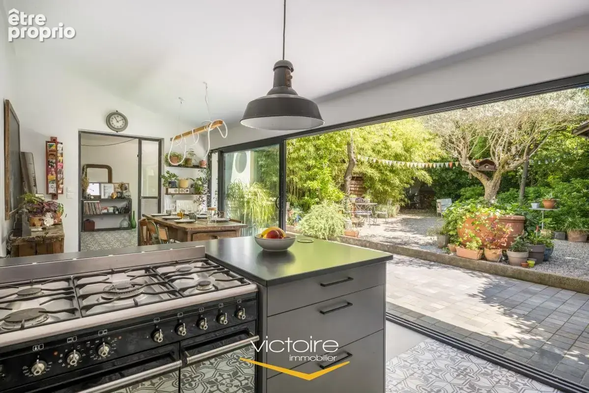 Magnifique maison rénovée avec dépendance au Coeur de Montchat - Coup de coeur assuré ! - photo 10