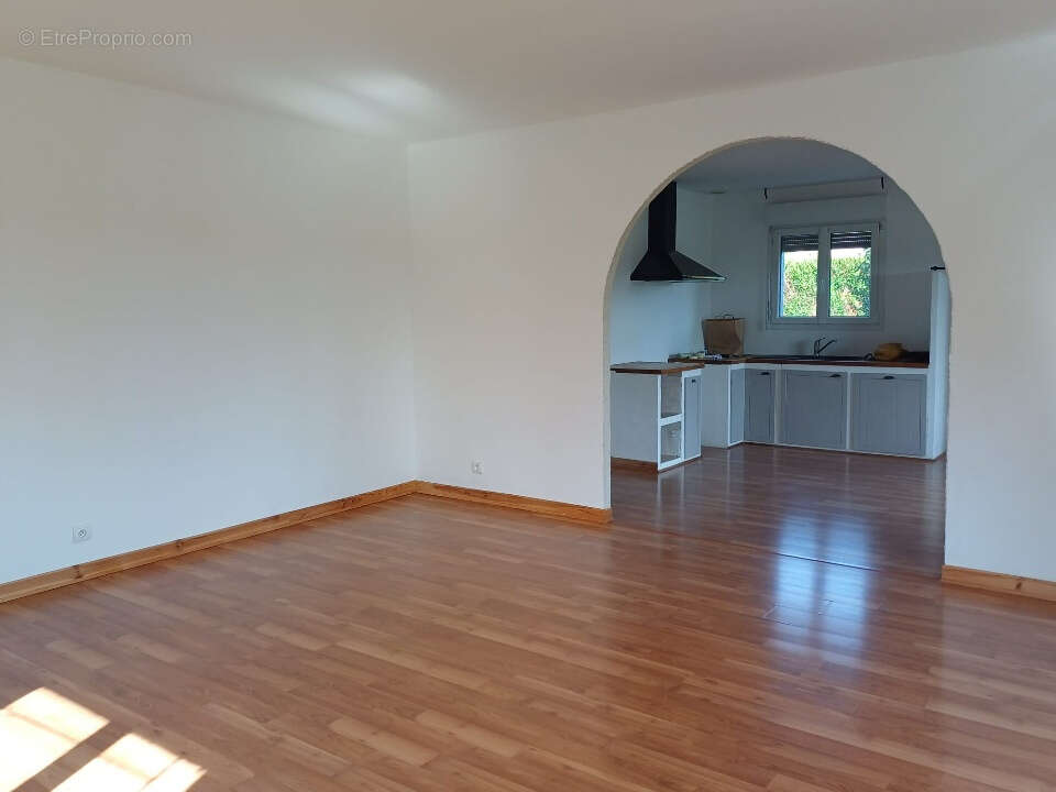 Maison à ETIVAL-CLAIREFONTAINE