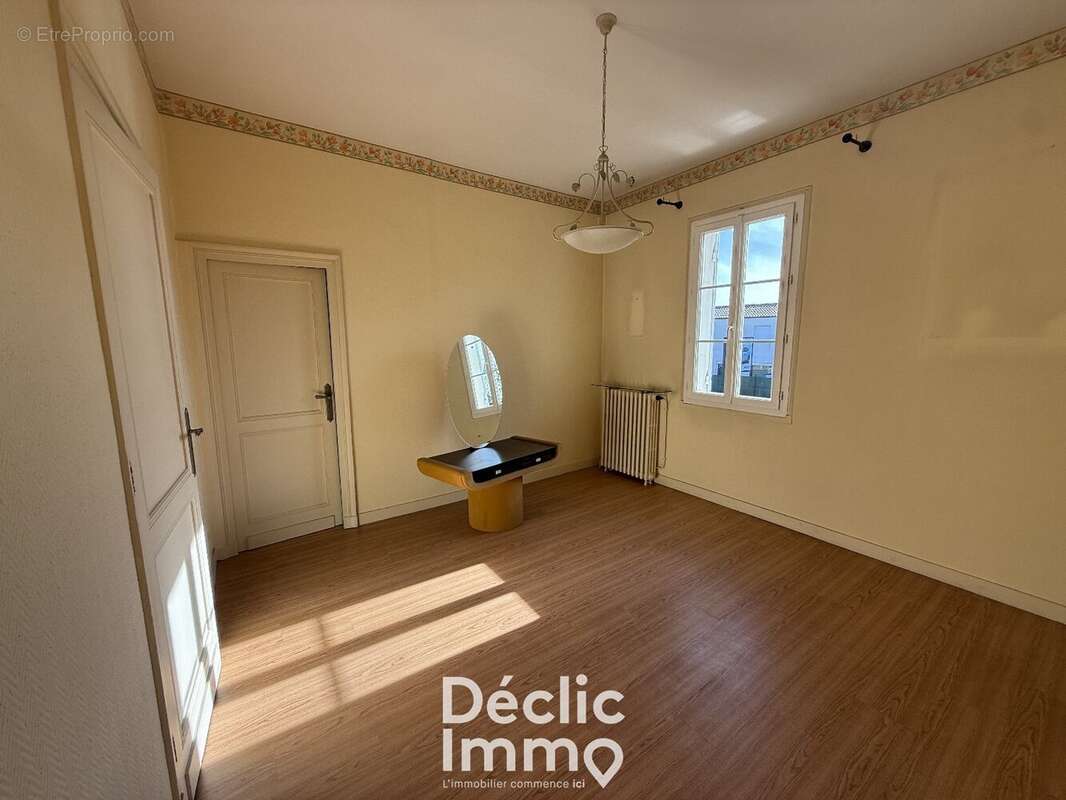 Maison à FARGUES-SAINT-HILAIRE