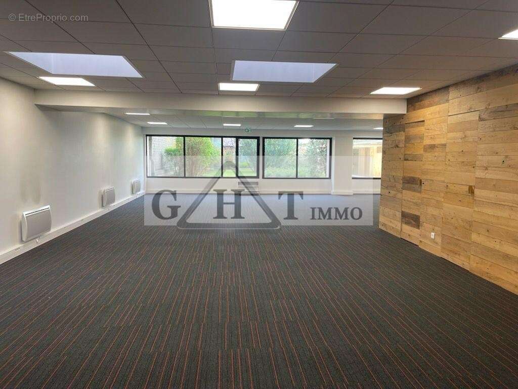 Commerce à PARIS-17E