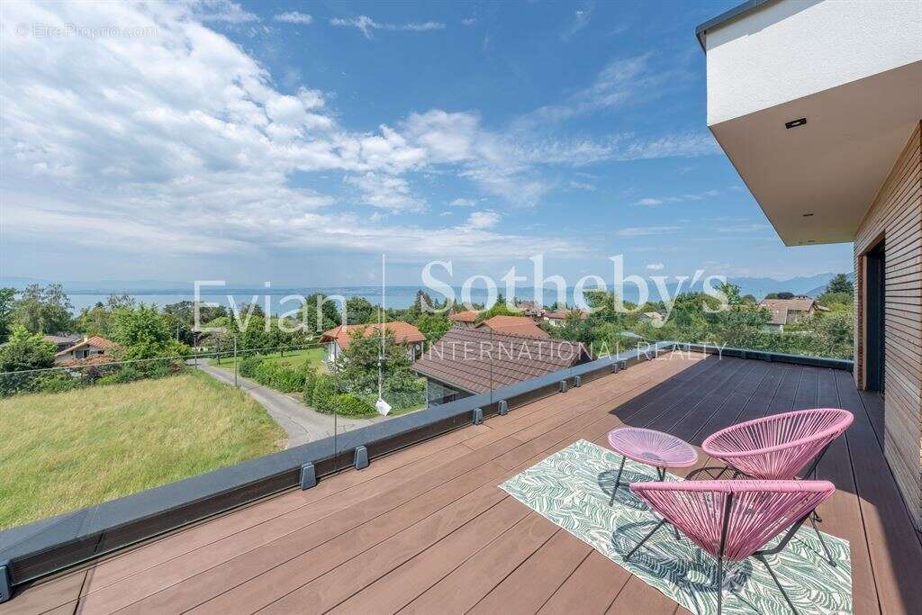 Vente Villa contemporaine à Neuveclle avec vue lac - photo 4
