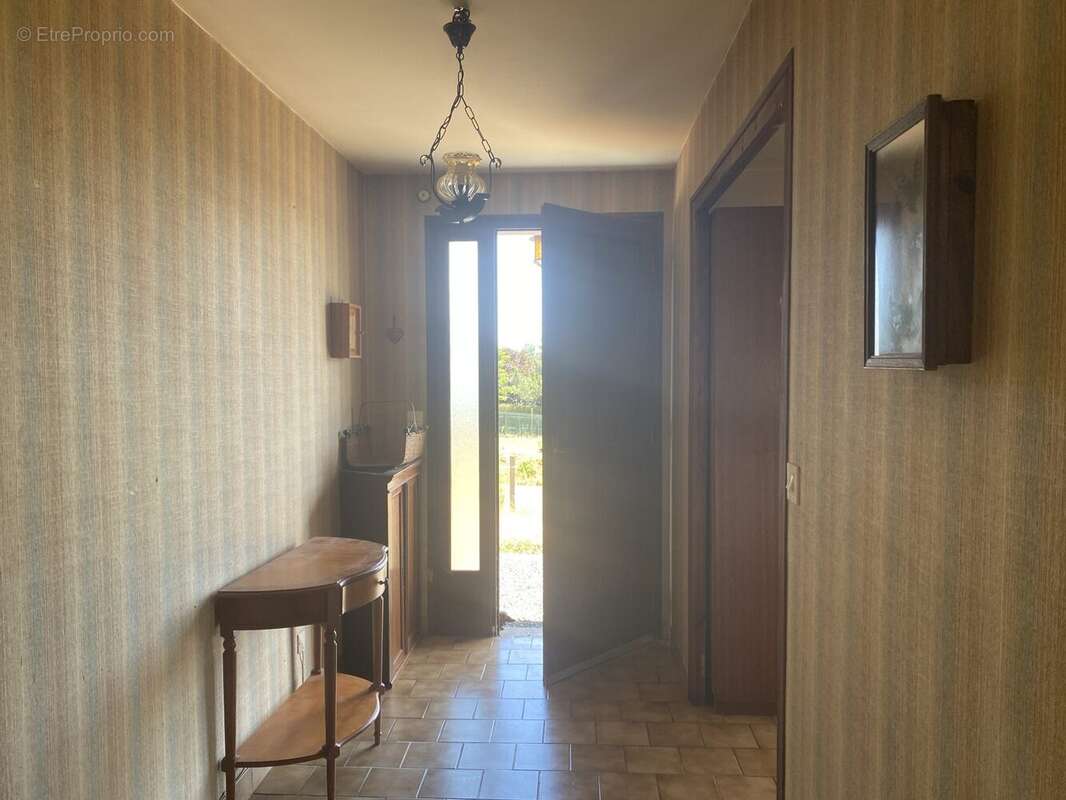 Maison 86 m² à Saint-Hilaire-Les-Courbes  - photo 6