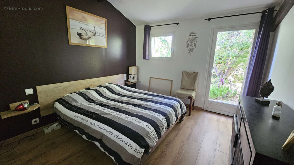 Maison à BAGNOLS-EN-FORET