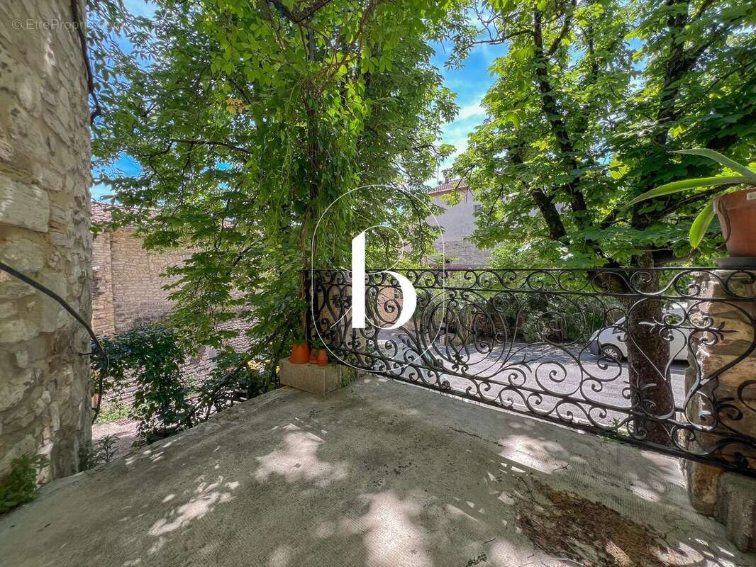 Maison à BARJAC