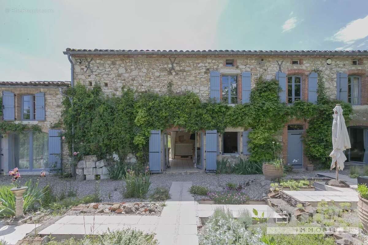 Maison à LES CABANNES