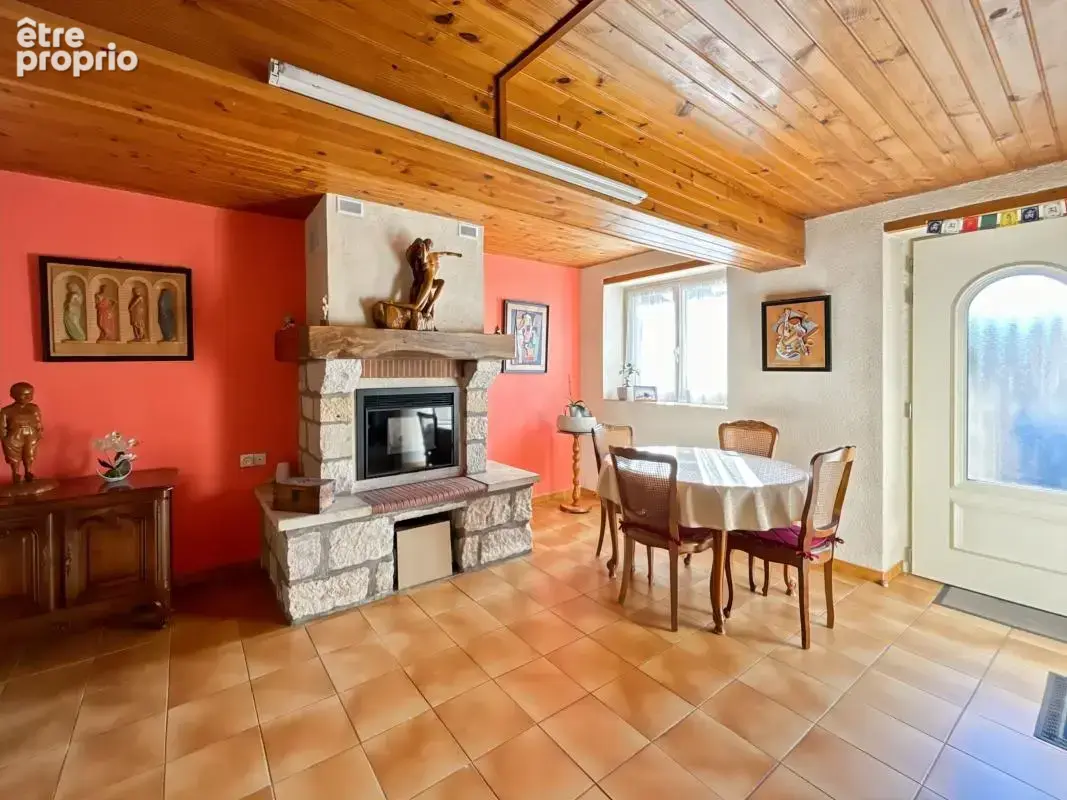 Agréable maison individuelle à proximité des commodités avec jardin clos et garage - photo 6