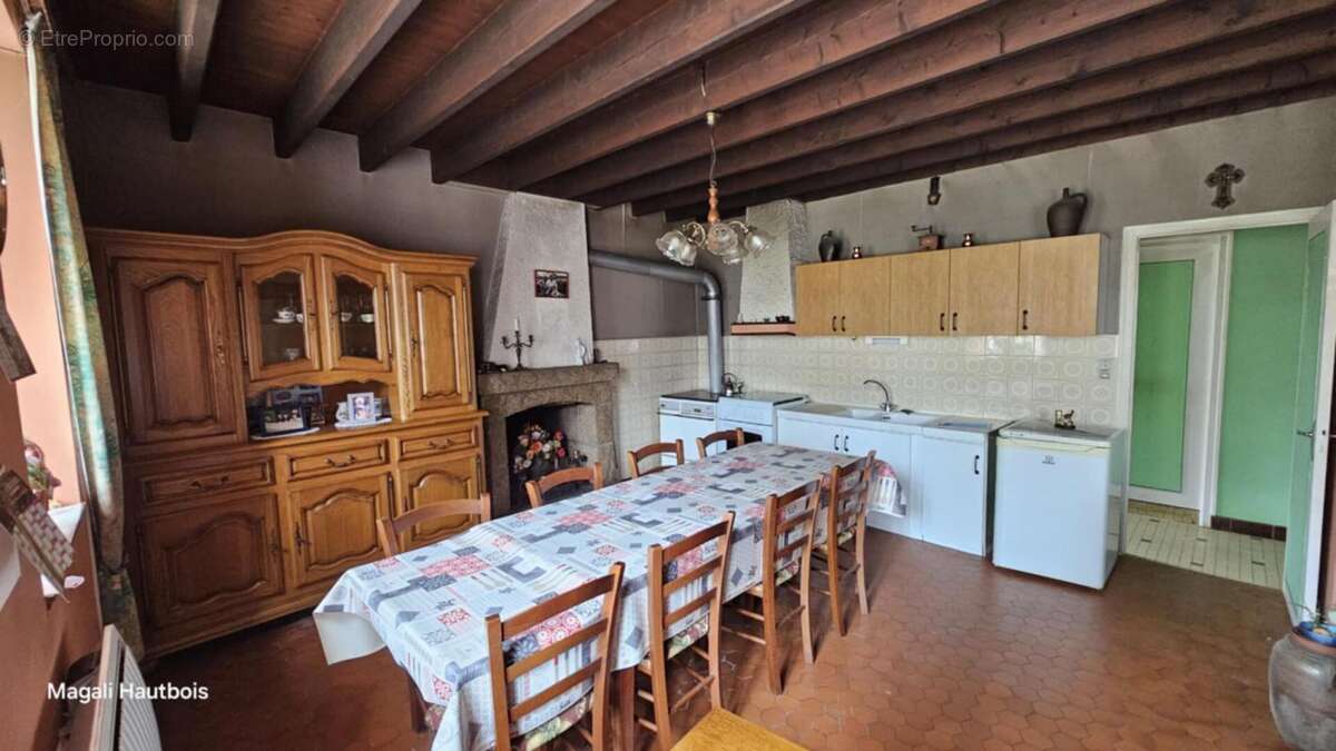 Maison à SAINT-HILAIRE-DU-HARCOUET