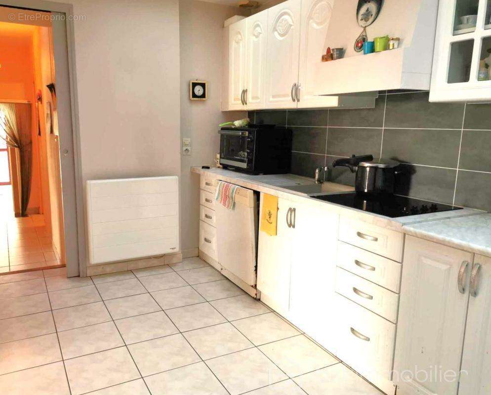 Maison à LA CHAPELLE-ROUSSELIN