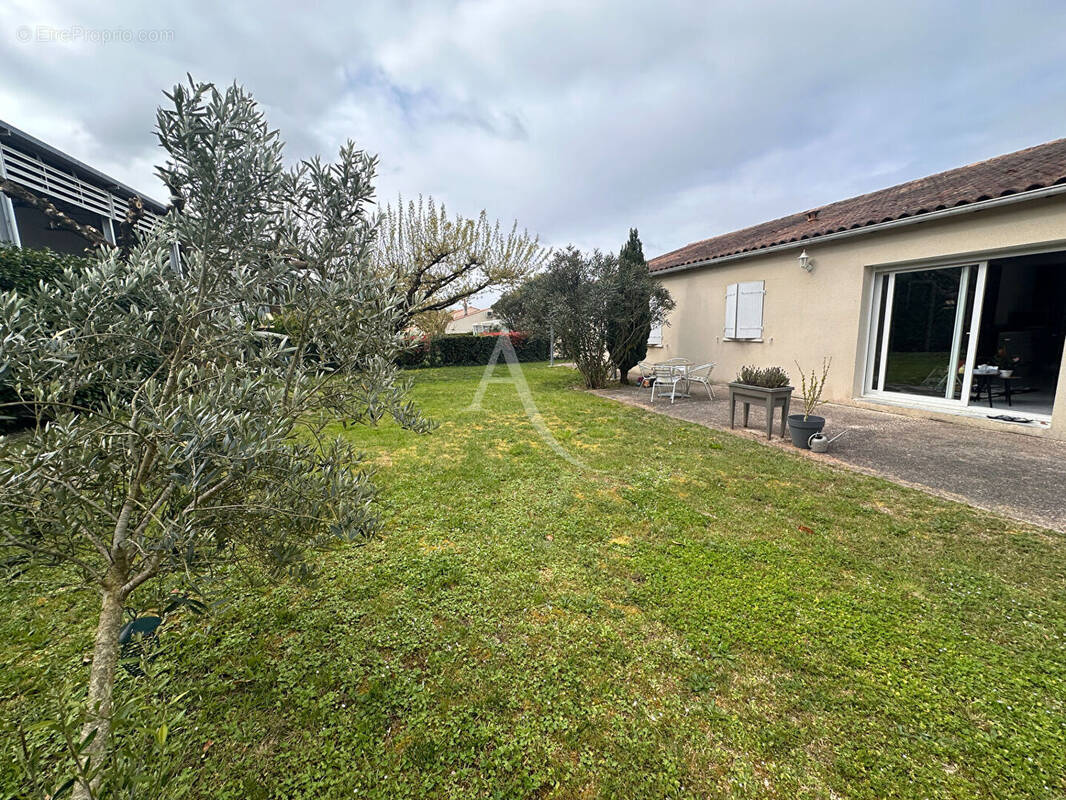 Maison à SAINTES