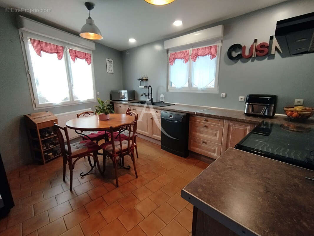 Maison à CHATEAUNEUF-EN-THYMERAIS