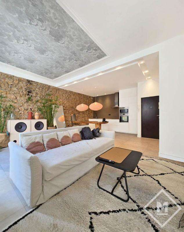 Appartement à MARSEILLE-6E
