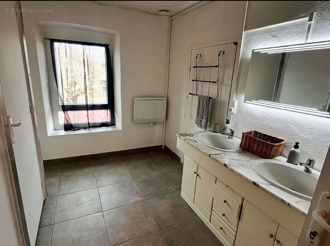 Commerce à COSTAROS