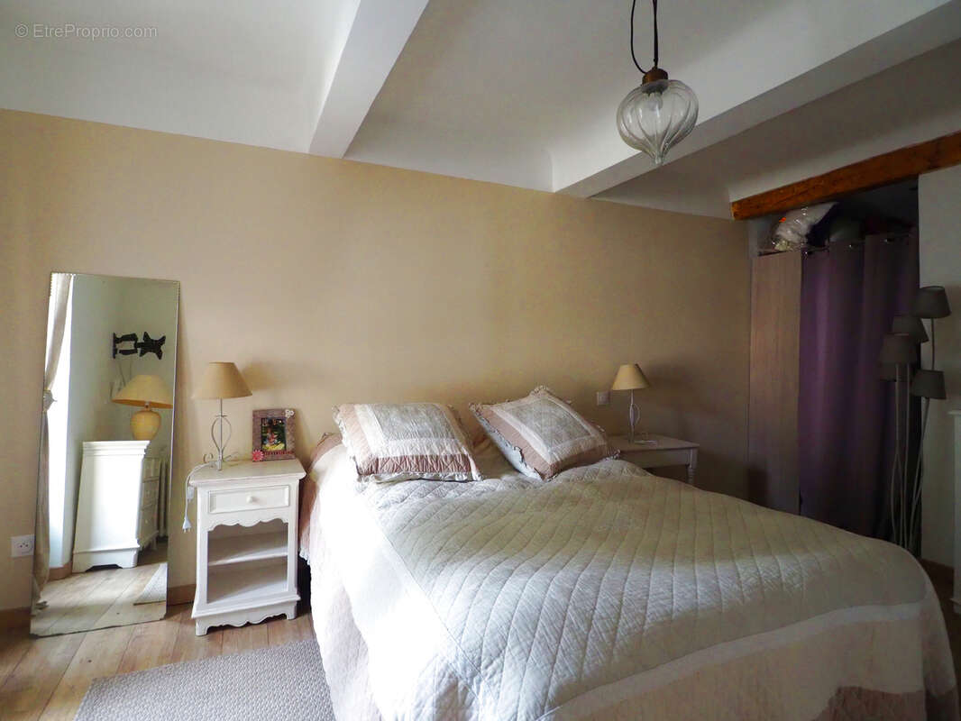 A VENDRE ORAISON Rare à la vente Plein centre Maison de 182 m2 sans travaux - photo 20