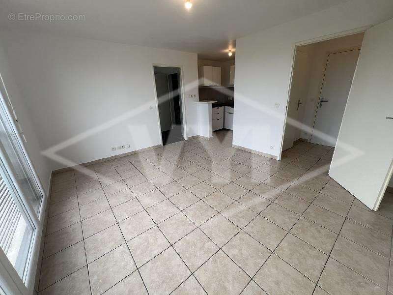 Appartement à COMBS-LA-VILLE