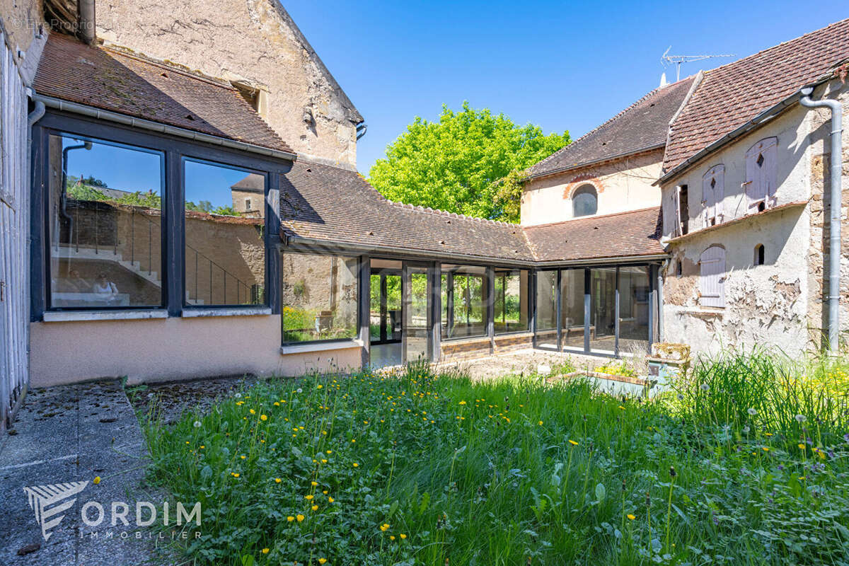 Maison à L'ISLE-SUR-SEREIN