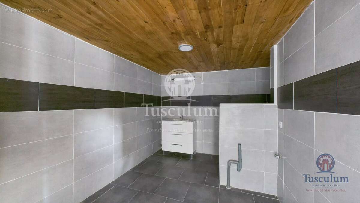 Maison divisée en deux appartements - photo 8