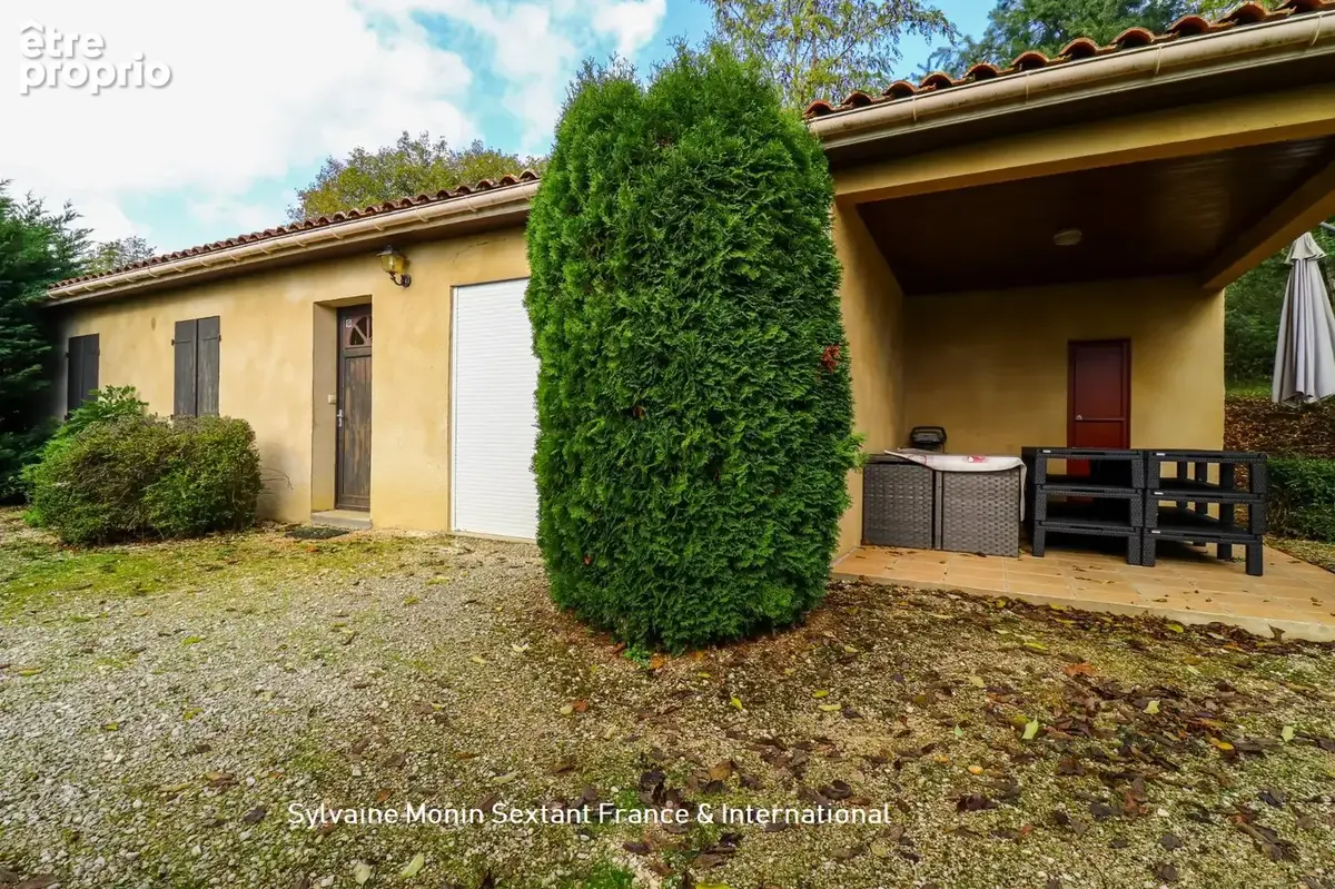 Calme absolu et vue dégagée pour cet ensemble immobilier de 3 maisons avec 3 piscines sur 2 hectares - photo 19