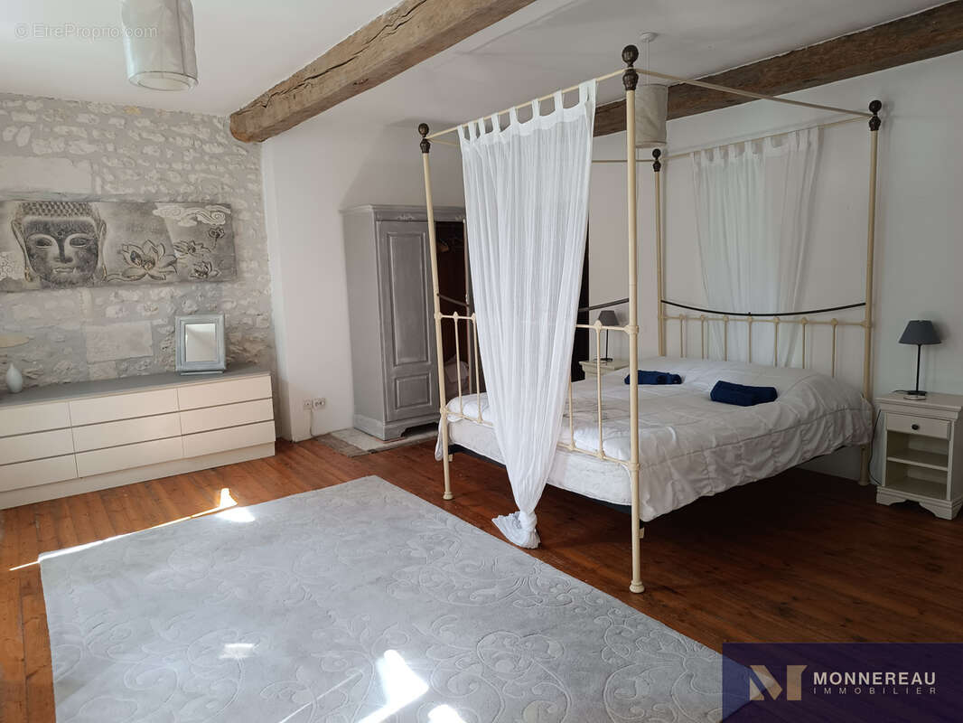 Maison à MORTAGNE-SUR-GIRONDE